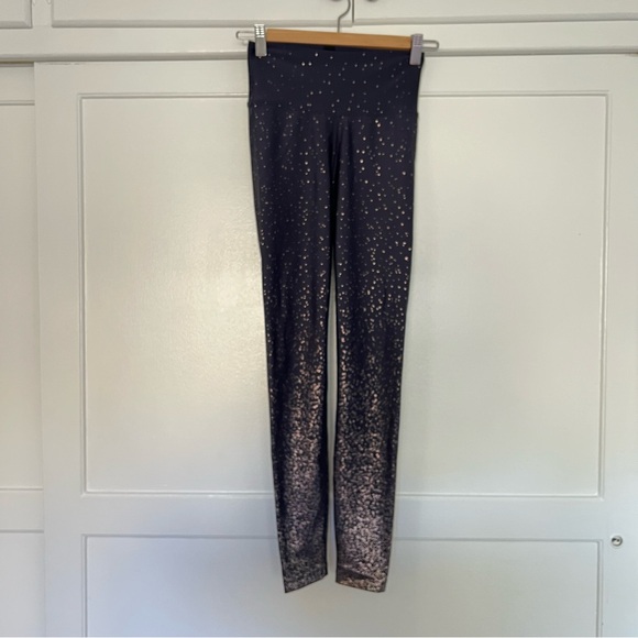 NWOT Peloton Show Up Sparkle Flex Flex Leggings Metallic Gold Blue Grey Small - Picture 3 of 7